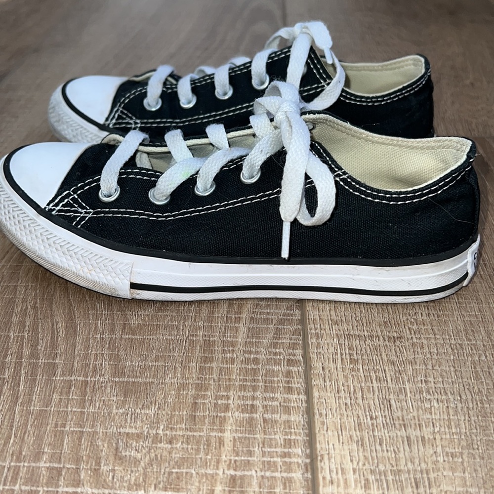 Black Converse Allstars Size 1.0 YOUTH - Picture 4 of 7